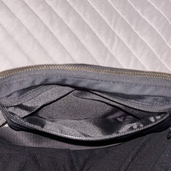 Lululemon Limited Edition Everywhere Belt Bag - Picture 5 of 9